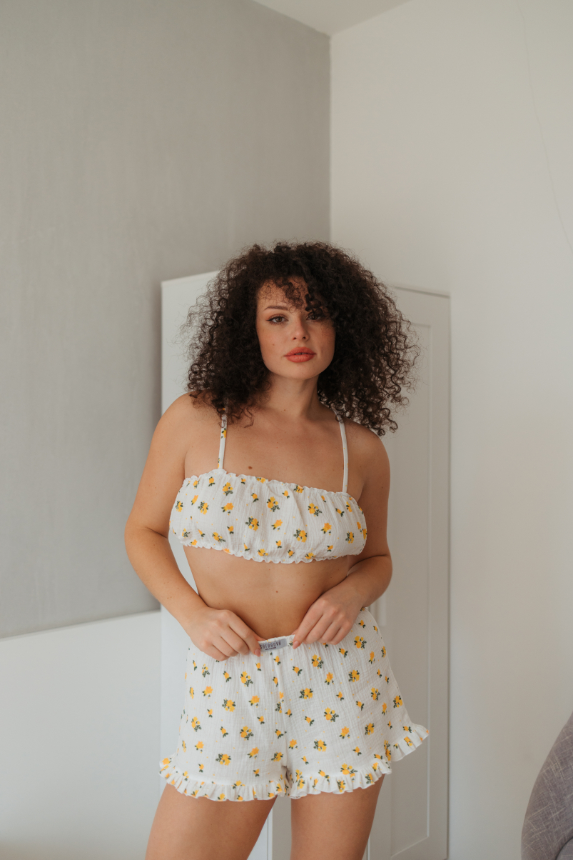 Муслінова піжама топ, шорти та штани з принтом жовті квіти розмір L-XL №328, фото 1