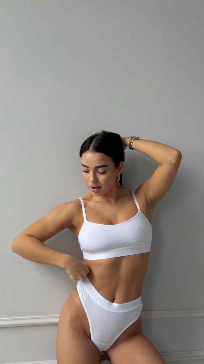 Бавовняний комплект білизни SAFAROVA в білому кольорі топ та стрінги , фото 1